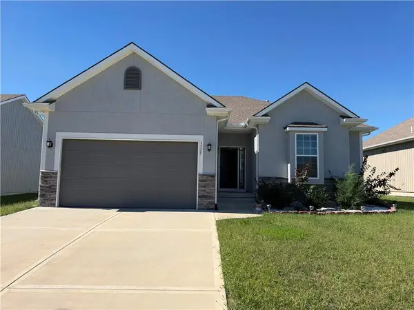 3725 NW Old Stagecoach Road, Kansas City, MO 64154