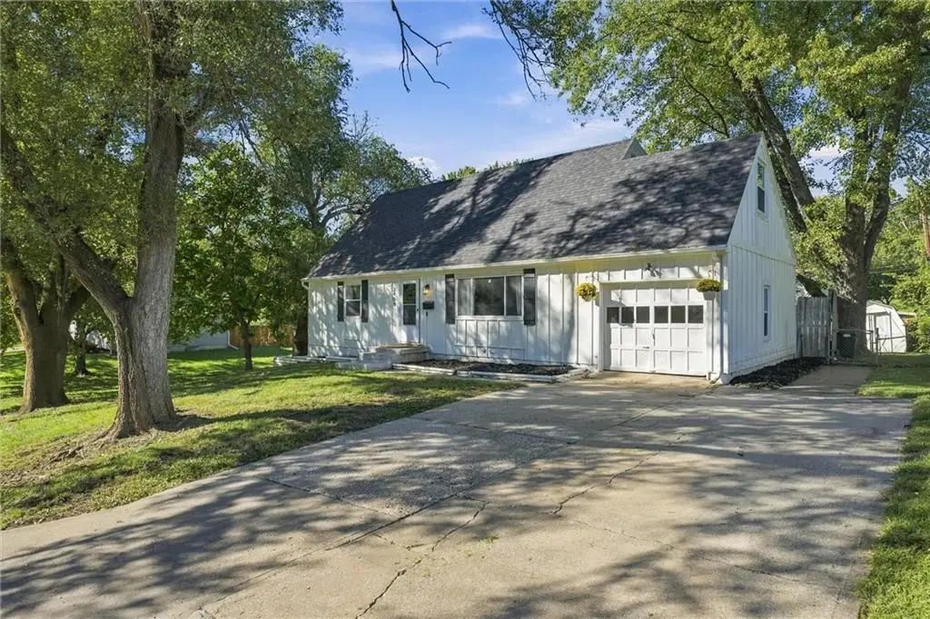3400 E 107th Terrace, Kansas City, MO 64137 - #1