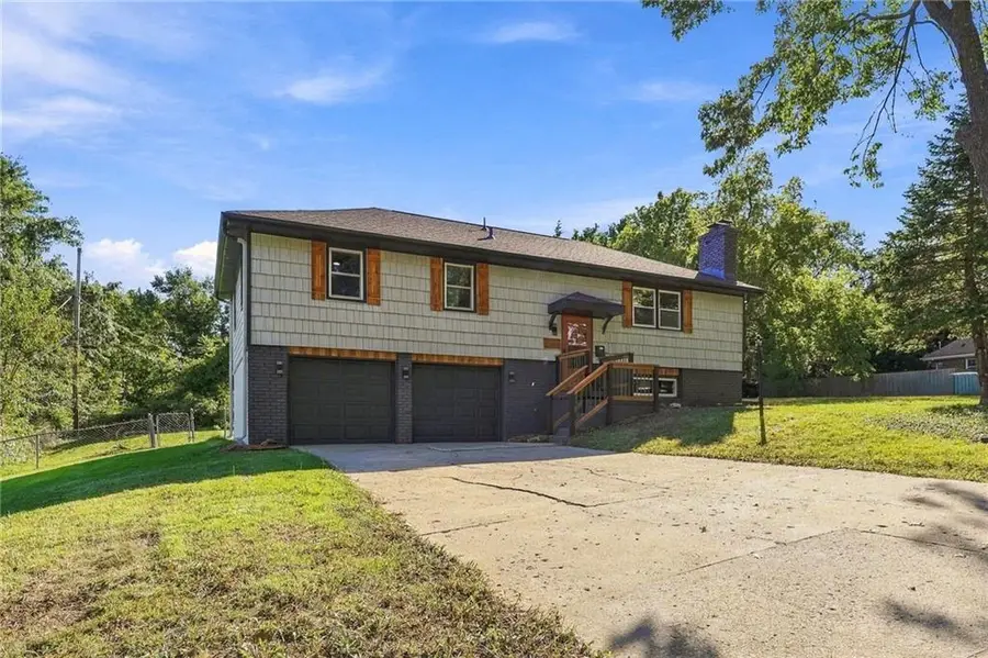 8915 E 57th Street, Raytown, MO 64133 - #3
