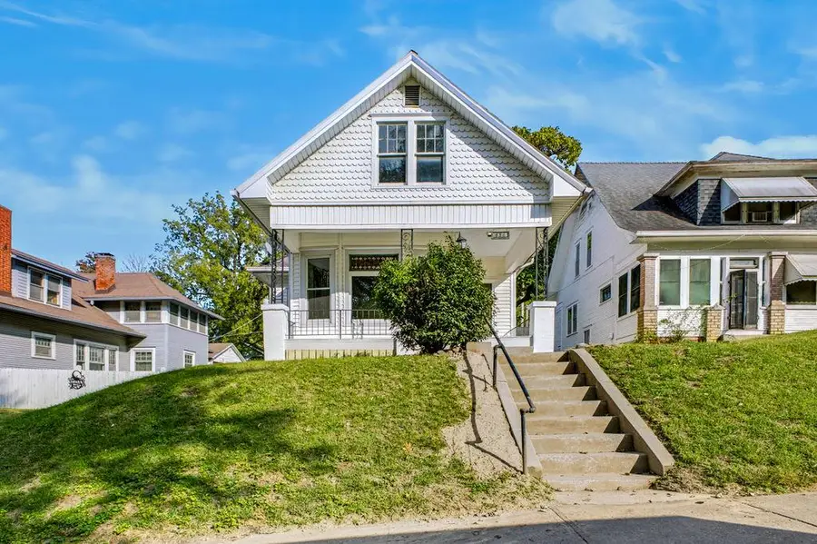 2325 S 15th Street, Saint Joseph, MO 64503 - #2