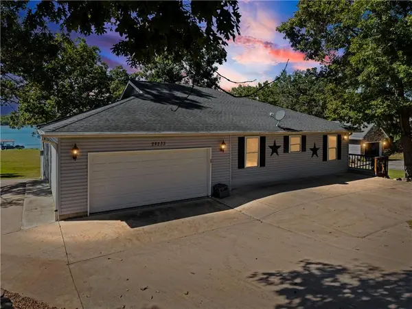 28233 Oxbow Drive, Warsaw, MO 65355