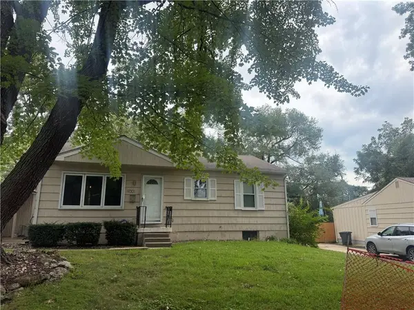 9001 Central Street, Kansas City, MO 64114