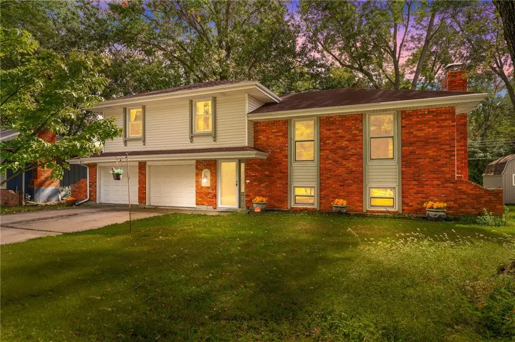 435 Kingsley Avenue, Liberty, MO 64068 - #1