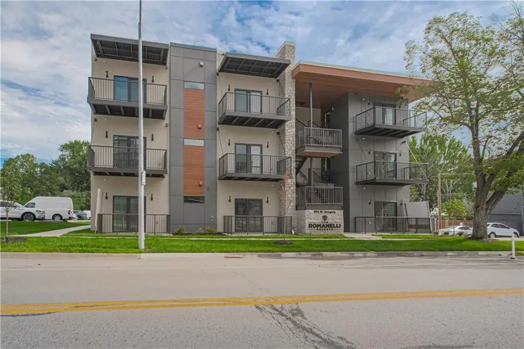 200 W Gregory Boulevard, Kansas City, MO 64114 - #1