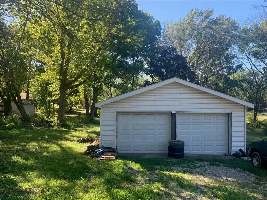 751 Sycamore Street, Pleasanton, KS 66075 - #3