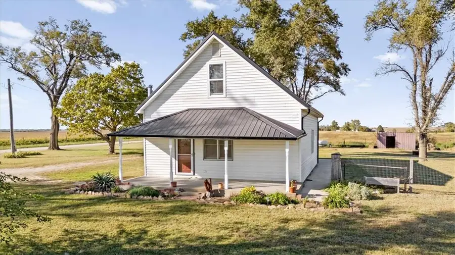 102 N 1st Road, Overbrook, KS 66524 - #2