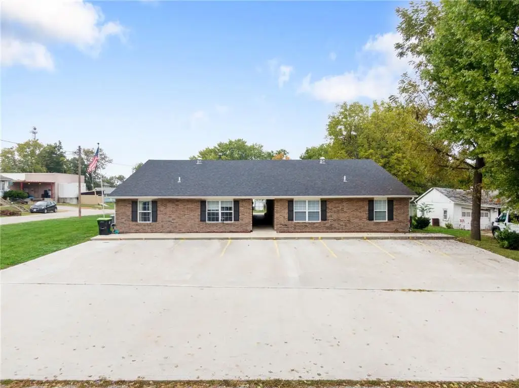 201 Highland Street, Sweet Springs, MO 65351 - #1