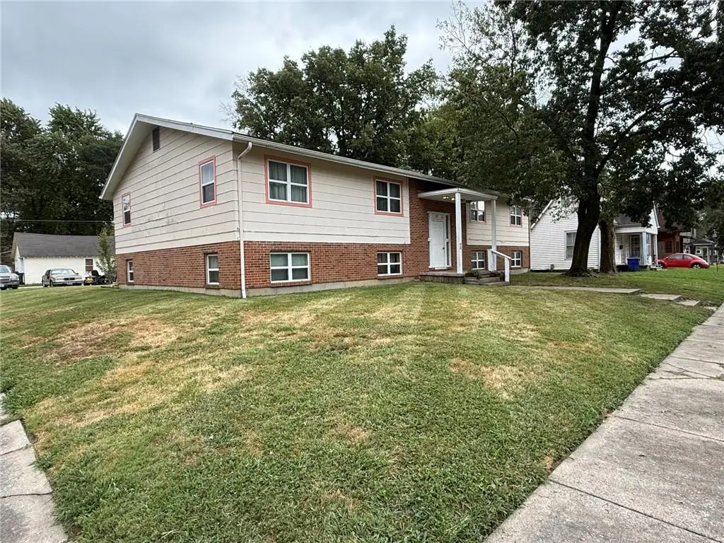 1301 S Ohio Avenue, Sedalia, MO 65301 - #1