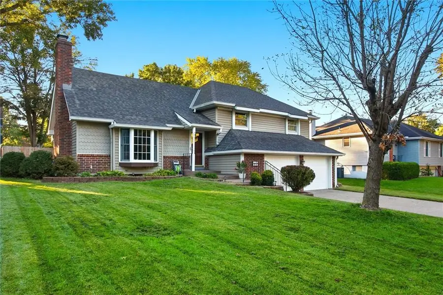 13929 S Summertree Lane, Olathe, KS 66062 - #2