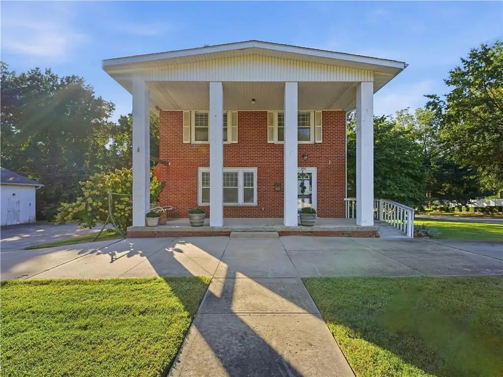 200 SW Madison Street, Lees Summit, MO 64063 - #1
