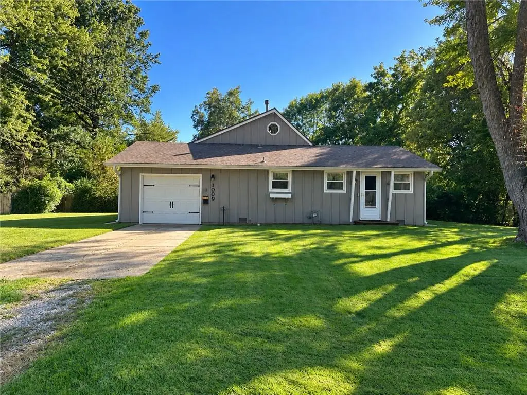 1009 134th Street, Grandview, MO 64030 - #1