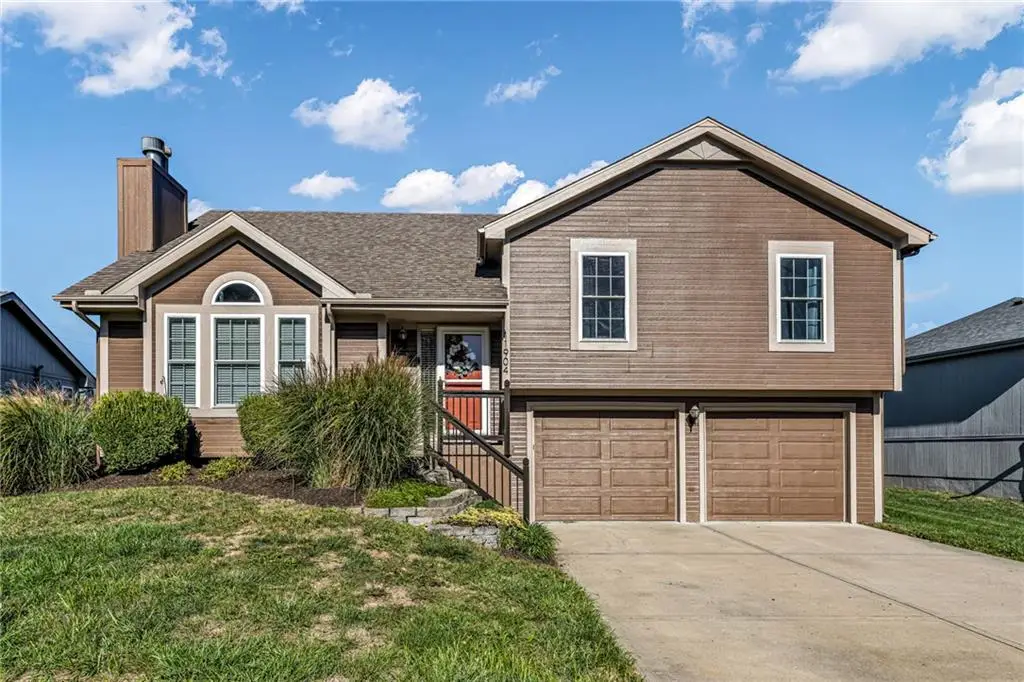 11904 N Charlotte Street, Kansas City, MO 64155 - #1