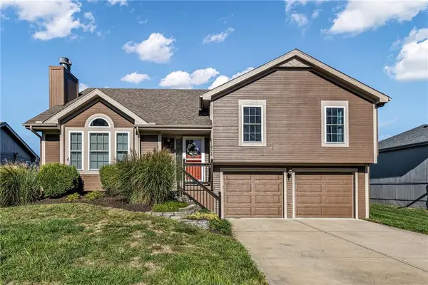 11904 N Charlotte Street, Kansas City, MO 64155
