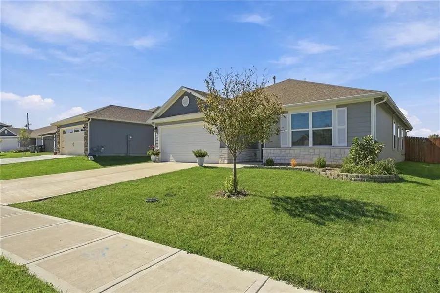 526 N Pear Street, Gardner, KS 66030 - #3