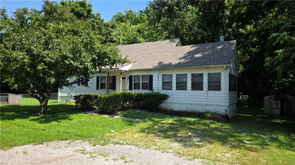 4701 NW Green Hills Road, Riverside, MO 64150 - #1