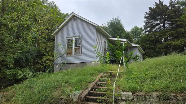 1317 N 12th Street, St Joseph, MO 64501
