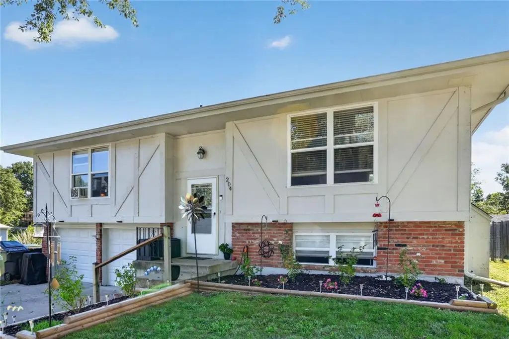 204 Se Cromwell Street, Blue Springs, MO 64014 - #1