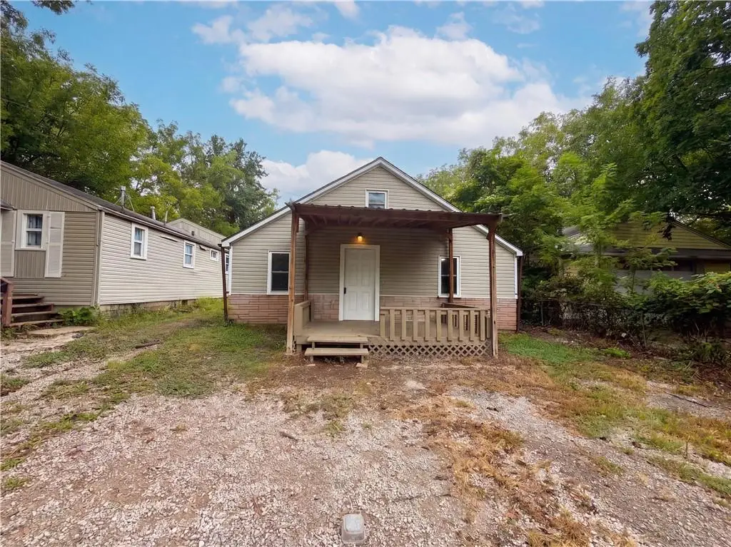 808 E Pacific Avenue, Independence, MO 64050 - #1