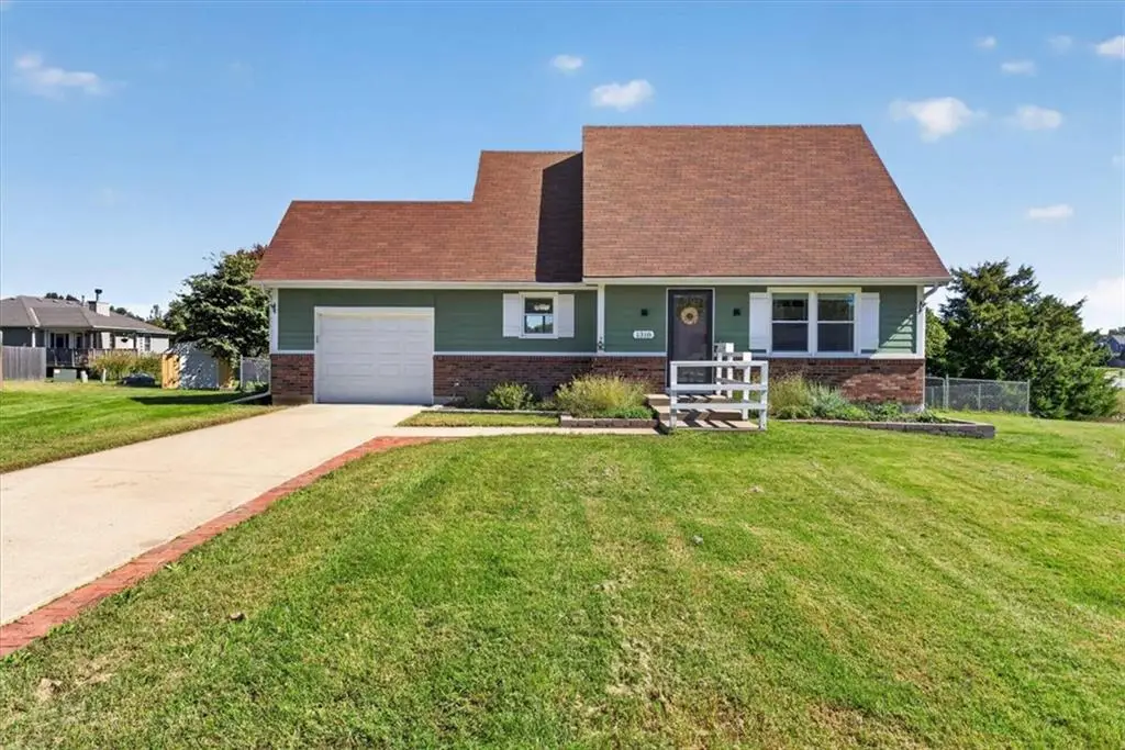 1318 Tall Grass Court, Eudora, KS 66025 - #1
