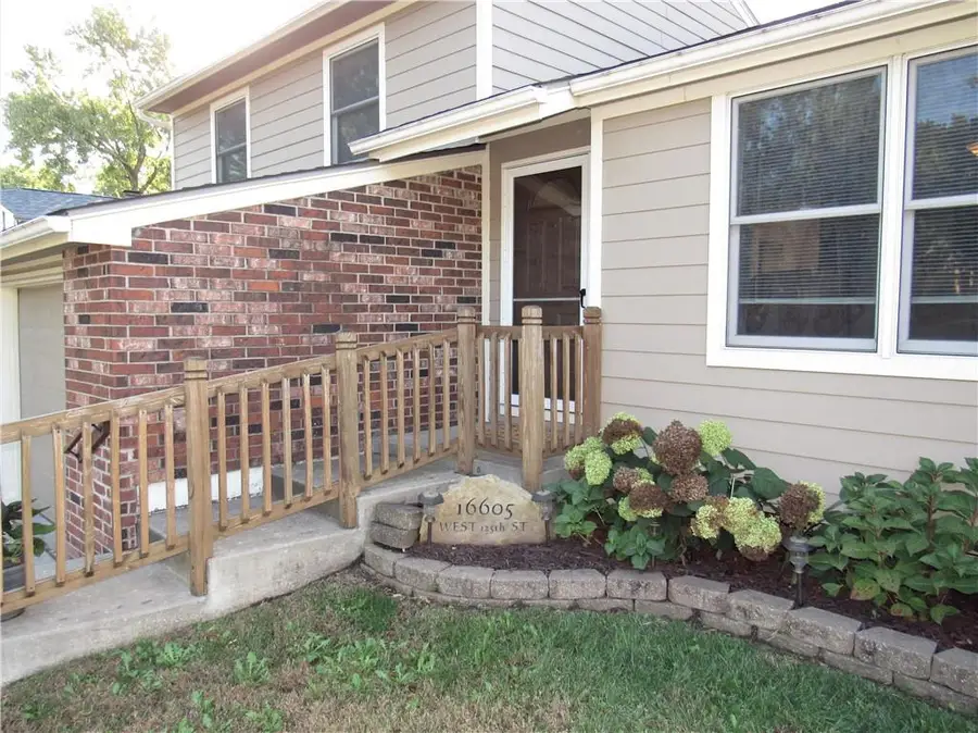 16605 W 125th Street, Olathe, KS 66062 - #2