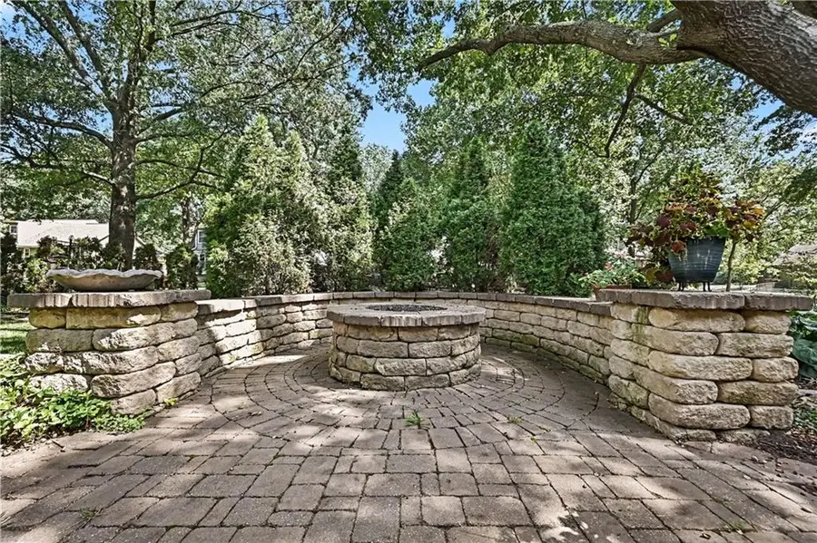 10519 Pawnee Lane, Leawood, KS 66206 - #3