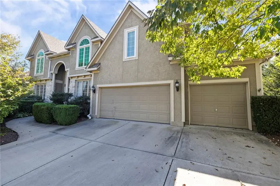 5211 W 164th Terrace, Overland Park, KS 66085 - #2