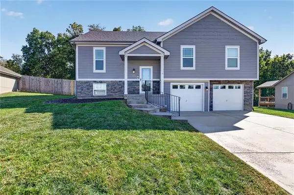 1915 Shirley Court, Liberty, MO 64068