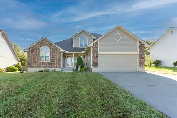 3725 SW Evergreen Lane, Lee's Summit, MO 64082