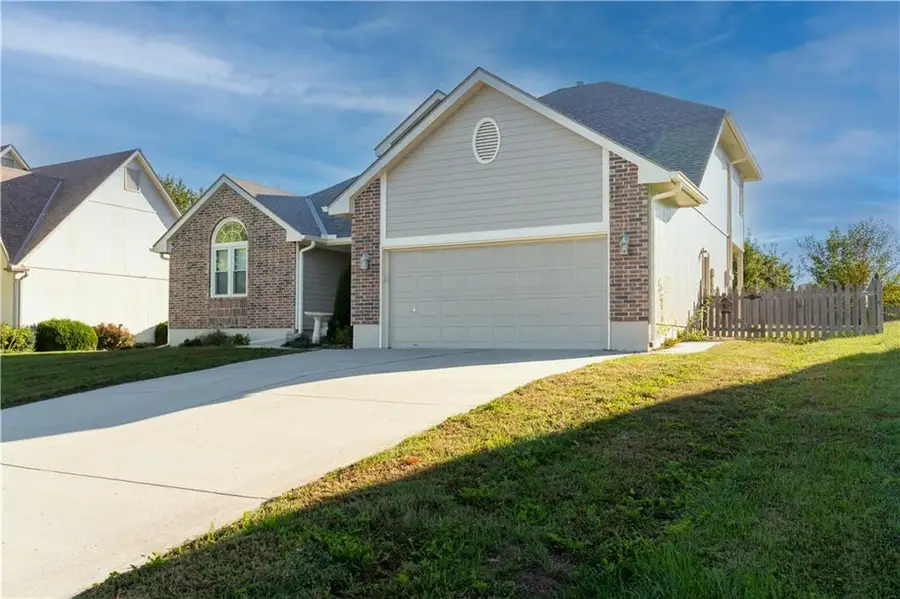 3725 SW Evergreen Lane, Lees Summit, MO 64082 - #3