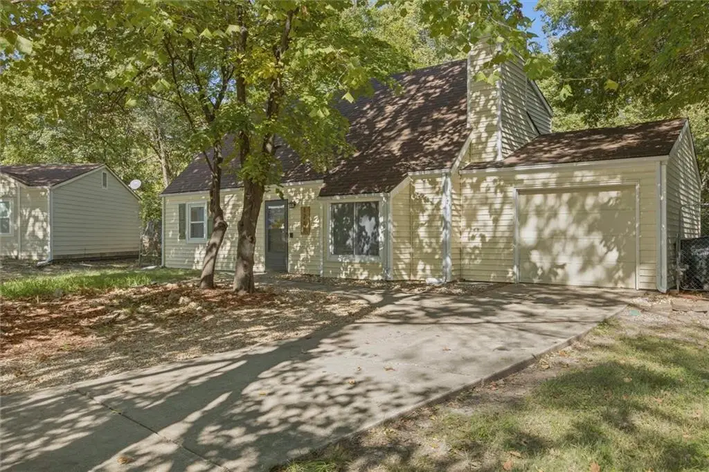 1748 W 3rd Street, Lawrence, KS 66044 - #1