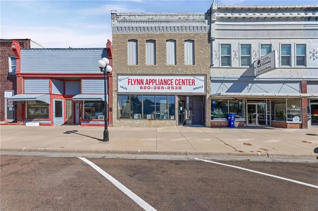 11 N Jefferson Avenue, Iola, KS 66749 - #1
