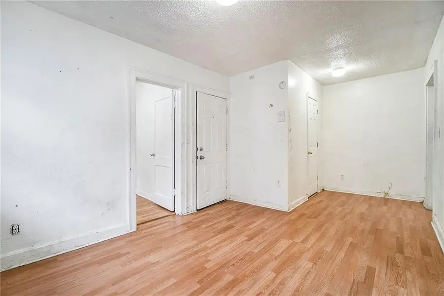 5121 Thompson Avenue, Kansas City, MO 64124 - #2