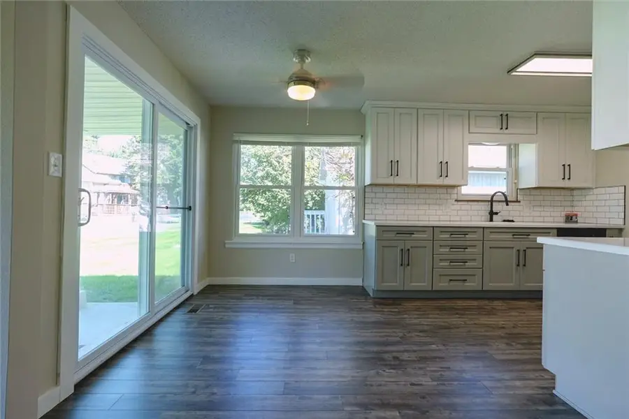 16604 E 53rd Street S, Independence, MO 64055 - #2