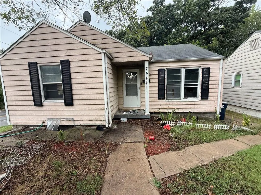 7444 Park Avenue, Kansas City, MO 64132 - #1