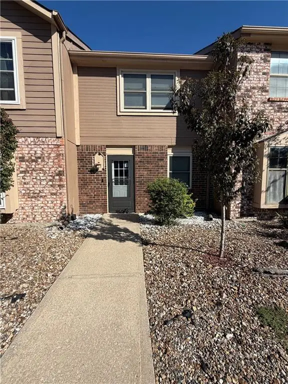 725 SW Liggett Road #C, Blue Springs, MO 64015