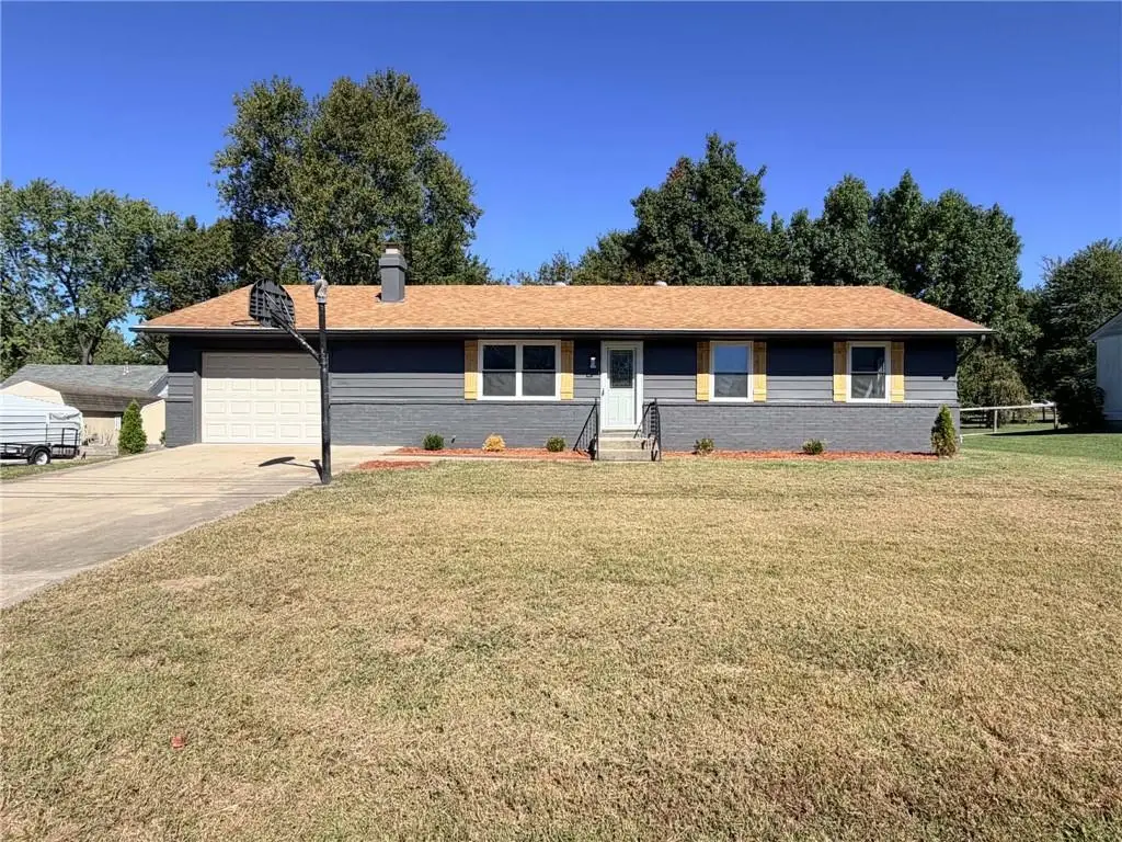 205 W Magnolia Avenue, Clinton, MO 64735 - #1