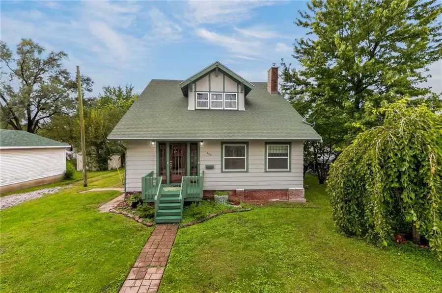 206 S Daviess Street, Gallatin, MO 64640 - #2