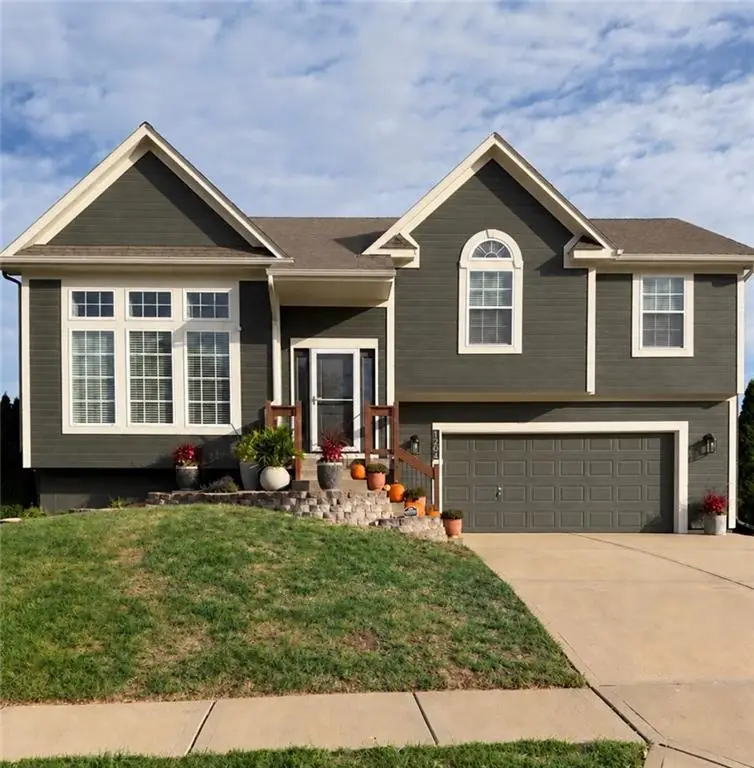 1204 N 4th Street E, Louisburg, KS 66053 - #1