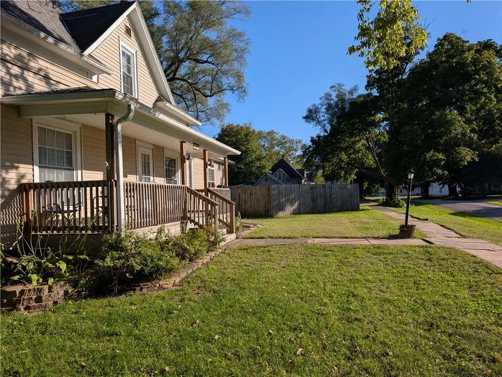 621 N Smith Street, Burlington Junction, MO 64428 - #1
