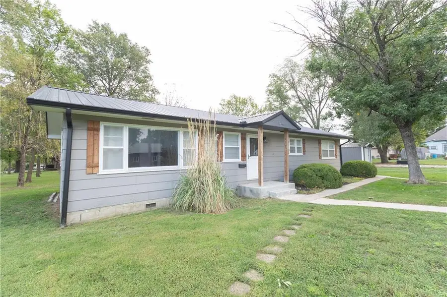 401 N 4th Street, Humboldt, KS 66748 - #2