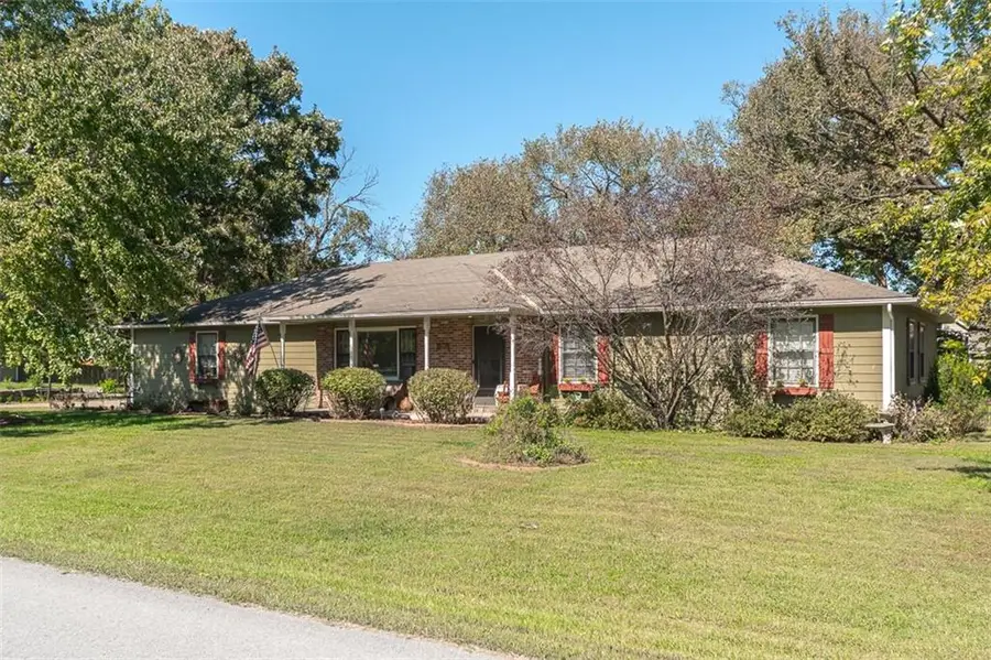 835 Locust Street, Lawrence, KS 66044 - #2