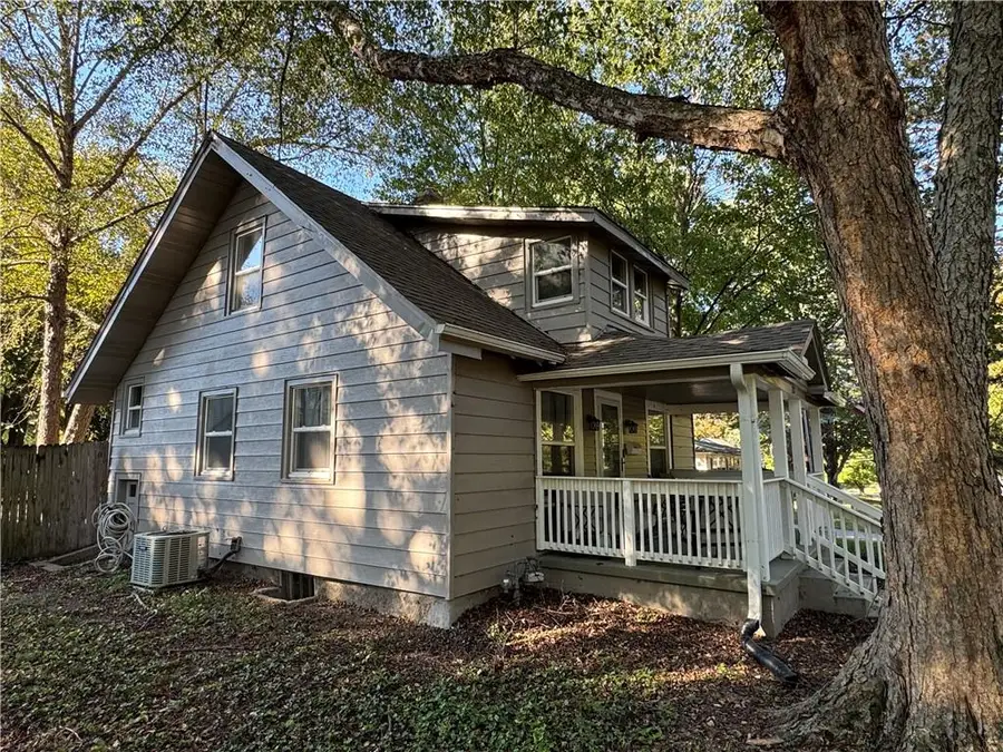 327 W Southside Boulevard, Independence, MO 64055 - #3