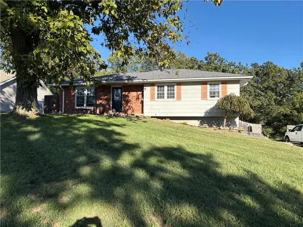 6719 NW Willowick Lane, Parkville, MO 64152