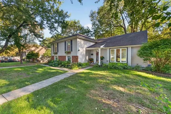 611 W Santa Fe Trail, Kansas City, MO 64145