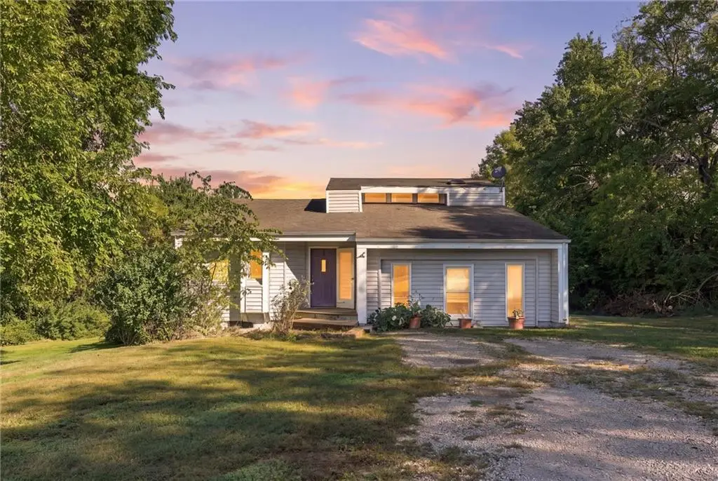 23900 E State Route Ee Highway, Harrisonville, MO 64701 - #1