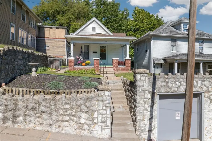 703 Mcdonald Street, Saint Joseph, MO 64505 - #3