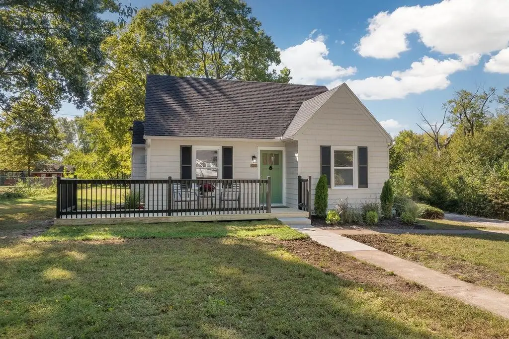 1105 NE Maple Drive, Kansas City, MO 64118 - #1