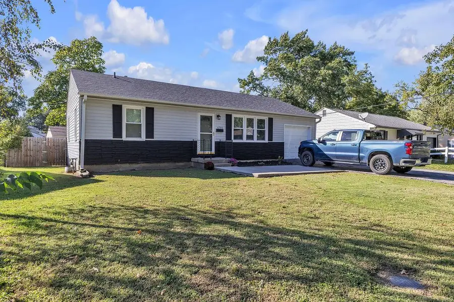 6702 N Charlotte Street, Gladstone, MO 64118 - #2