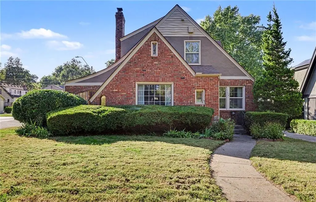 7346 Grand Avenue, Kansas City, MO 64114 - #1