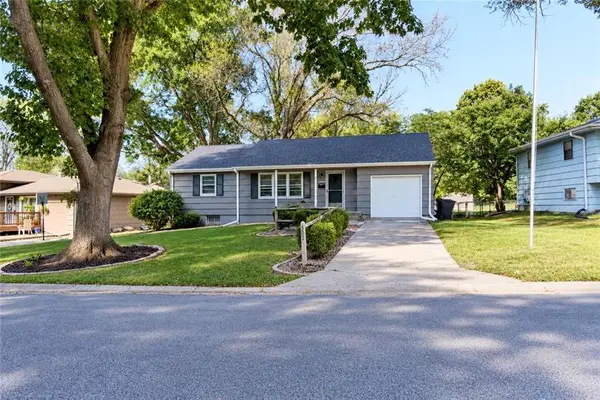 302 NE Howard Street, Lee's Summit, MO 64063